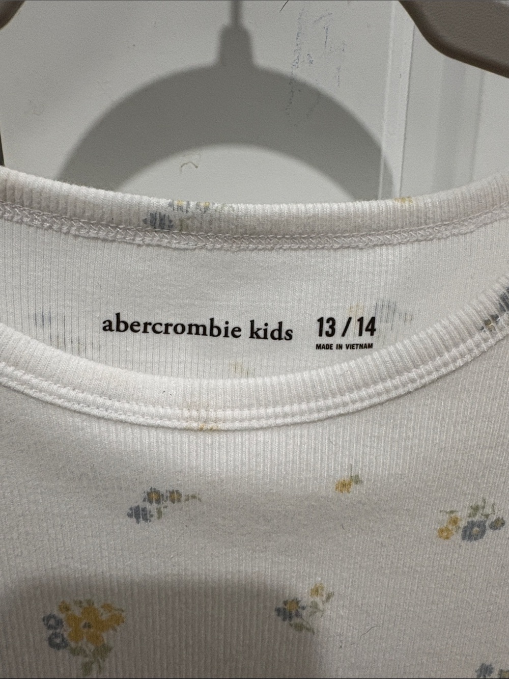 abercrombie kids White Floral Lace-Hem Tee with Yellow & Blue Flowers - Picture 2 of 3